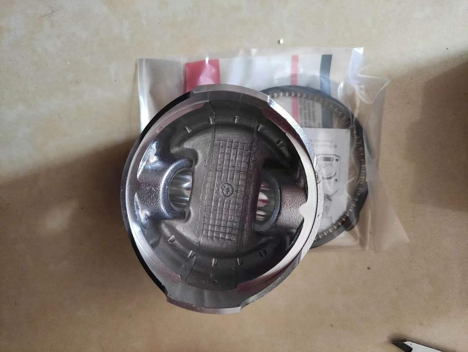 ピストンアセンブリ BRI-GGS および STRA-TTON エンジン 19N132